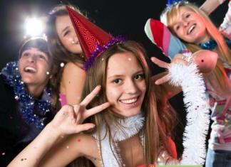 Смешной новогодний сценарий с современным уклоном для старшеклассников